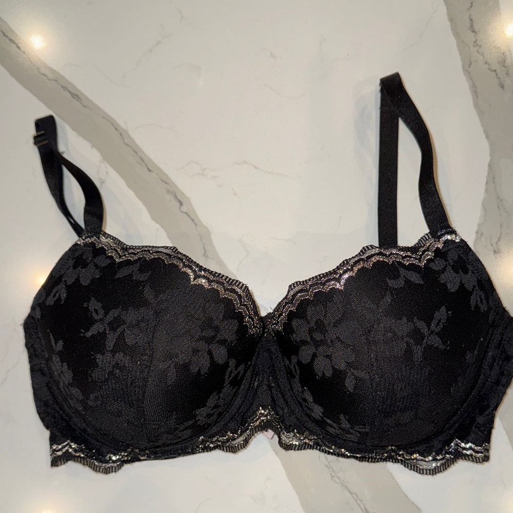 Victoria's Secret Dream Angels Lined Black Lace Bra